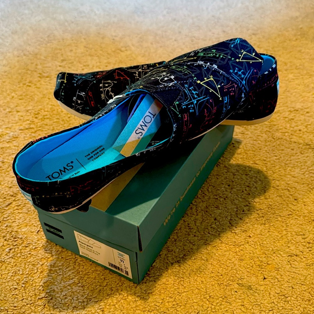 TOMS Mathematics classic shoe (BRAND NEW IN BOX WITH TAGS)